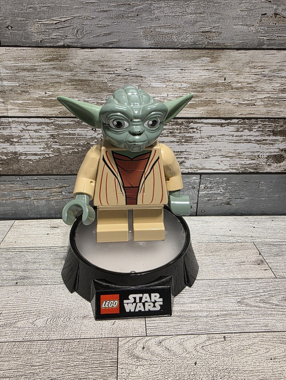 Star Wars LEGO Yoda Figure Lamp - Green and Tan
